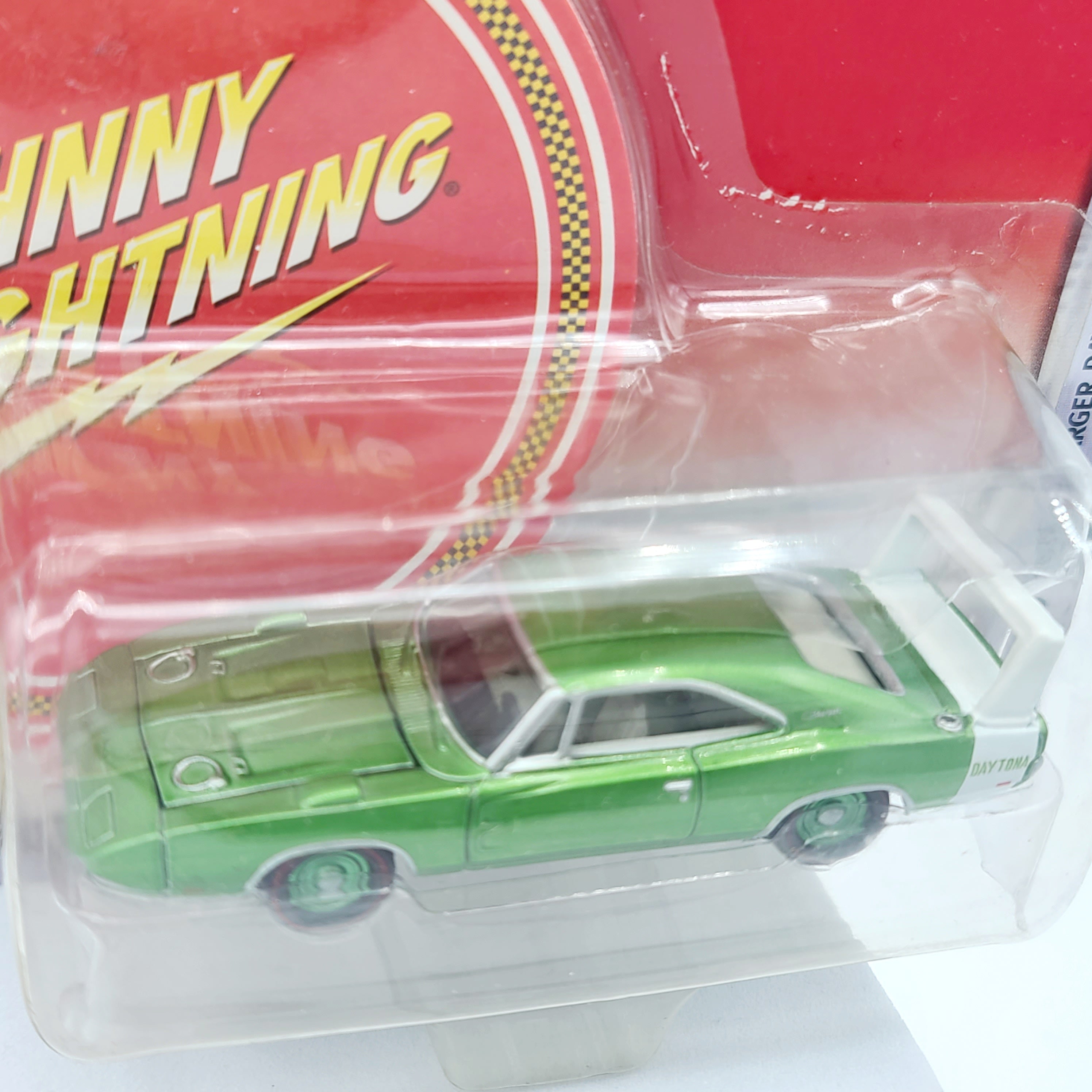 Johnny Lightning '69 Dodge Charger Daytona - 1:64 (2005 Mopar or No Car Rel. 8)